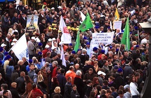 Le Courrier des Balkans, le portail francophone des Balkans | Mouvement des indign&eacute;s&nbsp;: la &laquo;&nbsp;World Revolution&nbsp;&raquo; made in Croatie | Et si demain...les indign&eacute;es... | Scoop.it