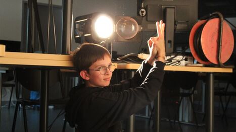 "Faire d&eacute;couvrir les m&eacute;tiers du th&eacute;&acirc;tre et du spectacle" : &agrave; Loches, une classe &agrave; horaires am&eacute;nag&eacute;s rare en milieu rural | Revue de presse &eacute;conomique du Sud Touraine | Scoop.it