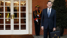 Rajoy promete que, si vuelve a ganar las elecciones, llevará algo de ropa a La Moncloa y dejará un cepillo de dientes | Partido Popular, una visión crítica | Scoop.it