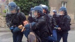 Rassemblement r&eacute;prim&eacute; violemment aujourd&rsquo;hui &agrave; Notre-dame des Landes. De quel c&ocirc;t&eacute; est la violence&nbsp;? | Vid&eacute;os_NDL | Scoop.it