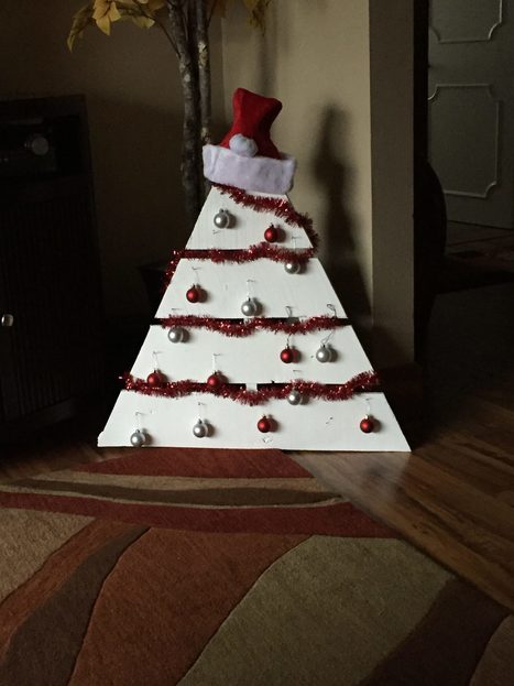 Festive, Easy Small Pallet Christmas Tree | 1001 Pallets ideas ! | Scoop.it