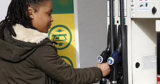 Pourquoi les Fran&ccedil;ais consomment-ils moins de carburants&nbsp;? | Veille territoriale AURH | Scoop.it