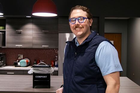 It only takes one: How a staff member started a culture of composting in the office - News - Illinois State | Industry 411 - Waste Management | Scoop.it