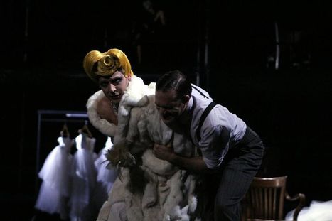 Copi : la folle en délire à Buenos Aires | Revue de presse théâtre | Scoop.it