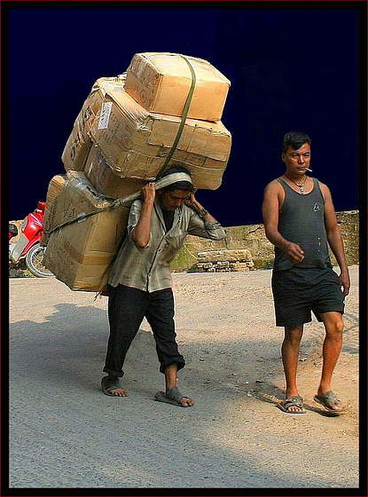 Slovar les Nouvelles: Ch&ocirc;mage: Fillon veut faire travailler plus.. ceux qui ont un emploi ! | Chronique des Droits de l'Homme | Scoop.it