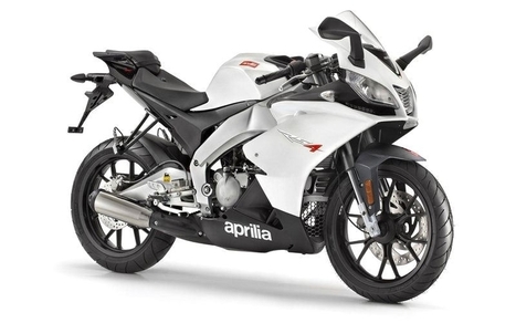 Aprilia RS4 50 in ‘Racing White’ | Maxabout Motorcycles | Scoop.it