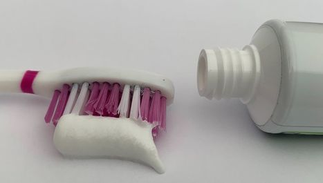 L'additif E171, potentiellement toxique et présent dans le dentifrice ou les bonbons, traverse le placenta | Toxique, soyons vigilant ! | Scoop.it