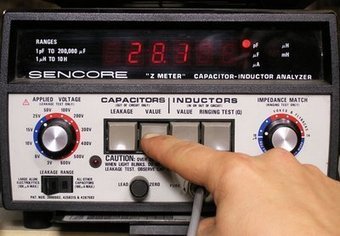 akavalve: That's not a capacitor that's just two wires twisted together. Right? | DIY Music & electronics | Scoop.it