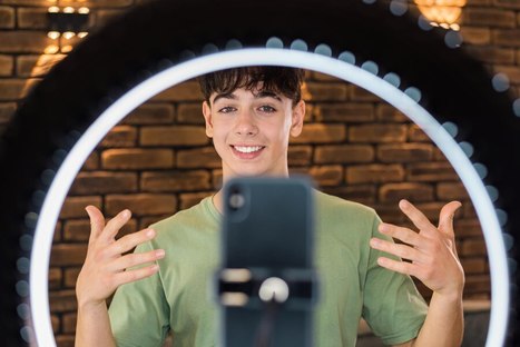 Britain's financial watchdog warns social media influencers | The regulatory insider | Scoop.it
