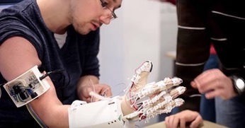 I&T : "A Lille, des étudiants ingénieurs créent une main bionique imprimable en 3D | Ce monde à inventer ! | Scoop.it