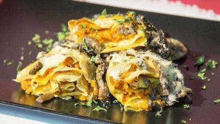 RICETTA AUTUNNALE: CRESPELLE CON FARINA DI CASTAGNE, RIPIENE DI ZUCCA E FUNGHI | Alimentazione Naturale, EcoRicette Veg e Vegan | Scoop.it