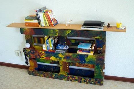 Bookshelf Diy Painted Recycled Pallet In 1001 Recycling Ideas