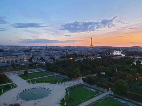Éclairer Paris depuis le sommet de la Tour Eiffel | Lighting in history | Scoop.it