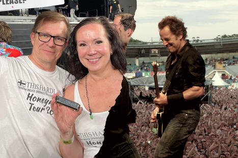 Bruce Springsteen kellui suomalaisfaniensa kanssa uima-altaassa | 1Uutiset - Lukemisen tähden | Scoop.it