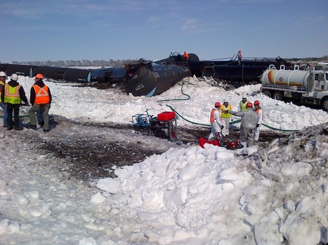 Train Derails In Minnesota, Causing Massive Oil Spill | Pollution accidentelle des eaux (+ déchets plastiques) | Scoop.it