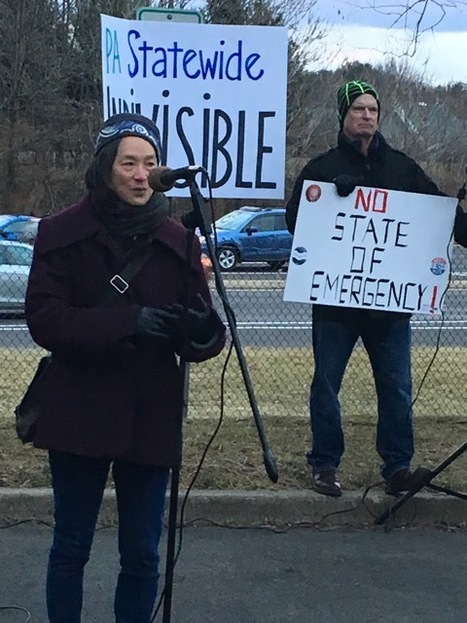 Local Protest Over Trump's Emergency Declaration Held in Middletown Outside Brian Fitzpatrick's Office | Newtown News of Interest | Scoop.it