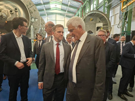Quatre ministres en visite à Vernon pour annoncer l'ouverture d'une nouvelle usine sur le site d'ArianeGroup | AERONAUTIQUE NEWS - AEROSPACE POINTOFVIEW - AVIONS - AIRCRAFT | Scoop.it