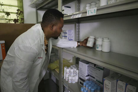 Les Haïtiens vivant avec le VIH ne se cachent plus pour dénoncer publiquement les coupes budgétaires de l'USAID et la diminution des médicaments | actualités VIH, hépatites, IST, santé sexuelle | Scoop.it