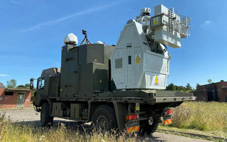British Army Radio Wave Weapon Cooks Multiple Drone Swarms Simultaneously | LAD & C-UAS | Scoop.it