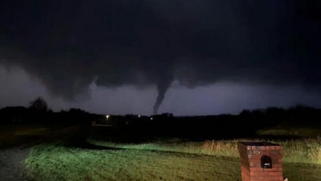 Tornado outbreak hits Plains, more severe weather in the forecast - ABC News | Agents of Behemoth | Scoop.it