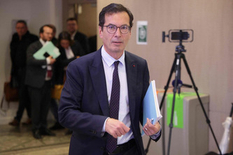 Travail le 1er-Mai&nbsp;: le ministre du Travail assure qu&rsquo;il restera &laquo;&nbsp;ch&ocirc;m&eacute;&nbsp;&raquo;, Lecornu ne convoque pas de commission mixte paritaire | Politiques publiques et soci&eacute;t&eacute; | Scoop.it