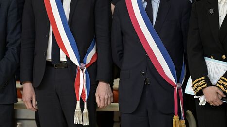 Une ampleur "sans précédent" : avec près de 2 200 démissions depuis 2020, il n'y a jamais eu autant de maires qui ont quitté leur fonction en France | @ZeHub | Scoop.it