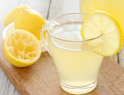 Acqua e Limone: ecco tutti i benefici di questa bibita disintossicante - Eticamente.net | Rimedi Naturali | Scoop.it