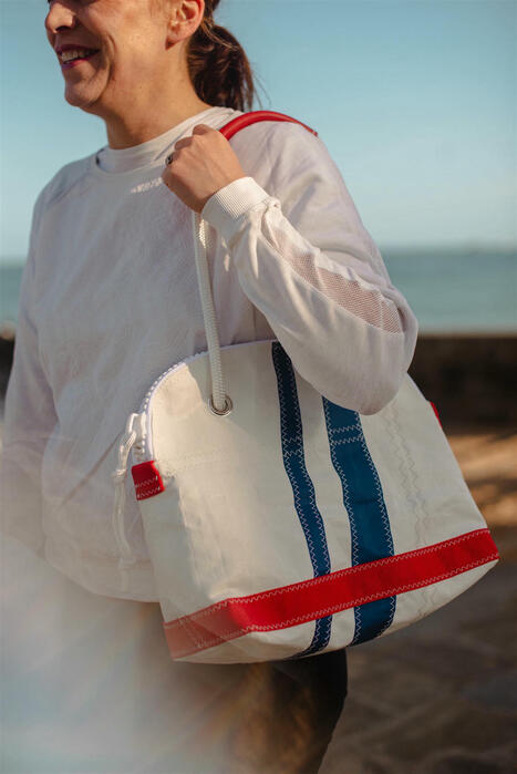 Upcycling à Saint-Malo : Vent de voyage transforme les voiles de navigation en sacs et accessoires de décoration | Eco-conception | Scoop.it