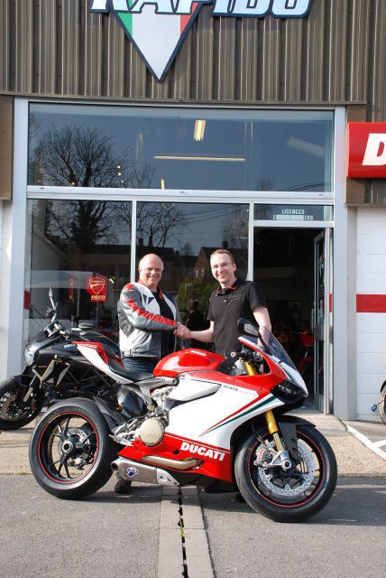 Ducati UK's Photo | Mr Steve Forster, collecting the UK's first 1199 S Panigale Tricolore from Moto Rapido yesterday http://yfrog.com/h41gujvj | Ductalk: What's Up In The World Of Ducati | Scoop.it