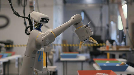 Google Gave Its Helper Robots AI Language Skills to Better Work With Humans | Imagine Online International Education | Scoop.it