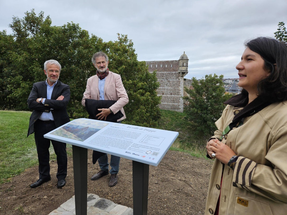 &laquo; Claude Monet est tomb&eacute; amoureux de cette vue &raquo; : une table de lecture rend hommage &agrave; un tableau r&eacute;alis&eacute; &agrave; Dieppe | Veille territoriale AURH | Scoop.it