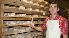 Un jeune agriculteur lance la fromagerie de la Leschère | Lait de Normandie... et d'ailleurs | Scoop.it