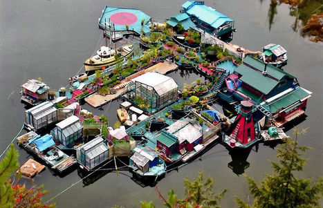 Une famille canadienne construit une maison flottante autosuffisante au milieu de nulle part | Build Green, pour un habitat écologique | Scoop.it