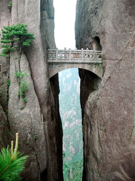 Take Death Defying Walks in China's Yellow Mountains | Best of Design Art, Inspirational Ideas for Designers and The Rest of Us | Scoop.it