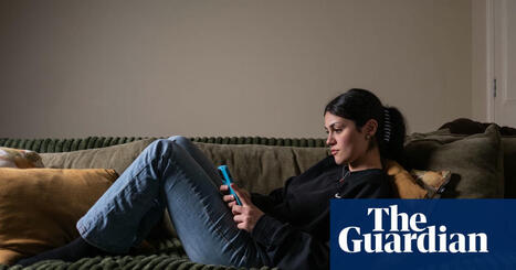 ‘I don’t think my brain should have gone through that’: five young people on their experience of smartphones as teens | Young people | The Guardian | Internet and websites | Scoop.it