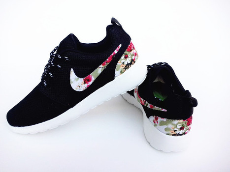 nike roshe run floral cyan