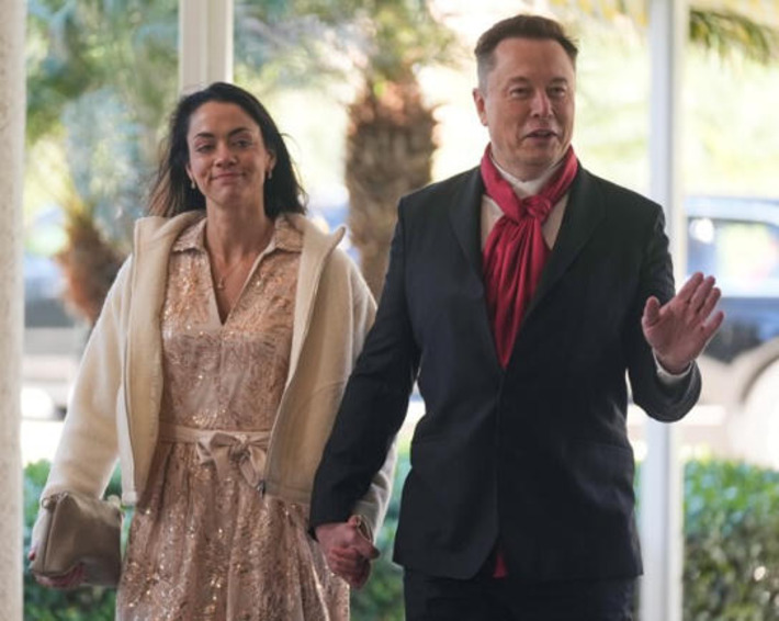 Elon Musk &lsquo;lets go&rsquo; partner and mother of four of his children | The UHNW Lifestyle Report | Scoop.it