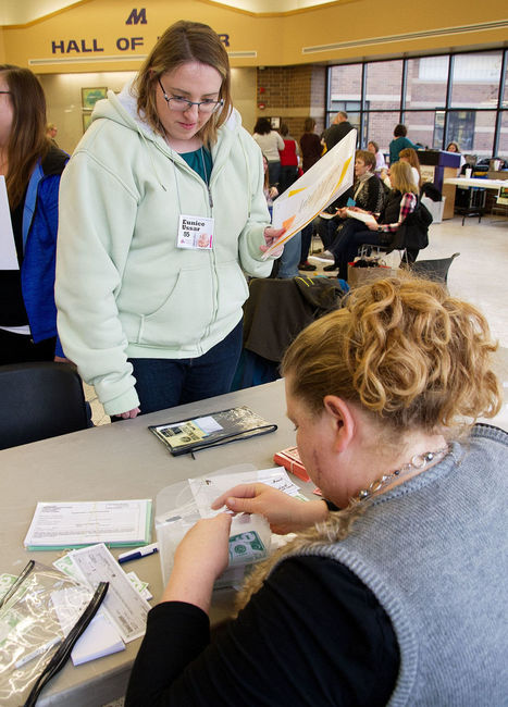 An hour in their shoes: Muscatine teachers participate in poverty simulation | :: The 4th Era :: | Scoop.it
