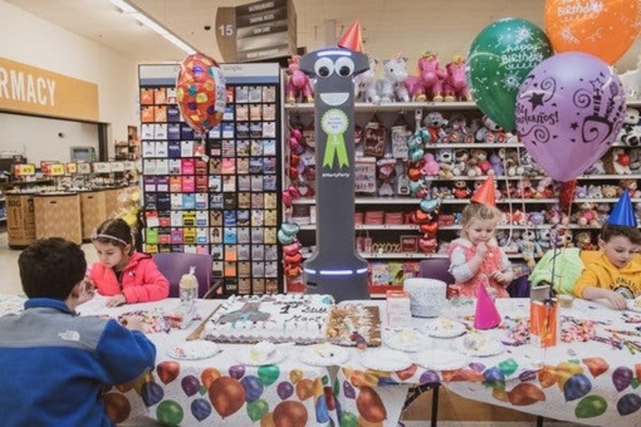 Should Robots Have a Face? Stop&Shop grocer seems to think so and clients participate and stop being violent with aisle robots via @NYTimes | WHY IT MATTERS: Digital Transformation | Scoop.it
