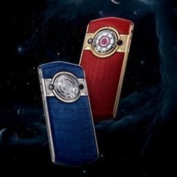 Kari Voutilainen imagine deux smartphones avec 8848 | Les Gentils PariZiens | style & art de vivre | Scoop.it