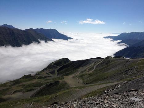 La mer (de nuages) arrive jusqu'à Piau - Maxime Teixeira | Vallées d'Aure & Louron - Pyrénées | Scoop.it