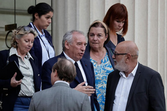 Direct. Chute de Bayrou : qui pour lui succéder ? Quelles réactions politiques ? Suivez le fil de la journée | Politiques publiques et société | Scoop.it