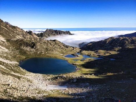 Lac de la Hourquette au dessus des nuages - Maxime Teixeira  | Facebook | Vallées d'Aure & Louron - Pyrénées | Scoop.it