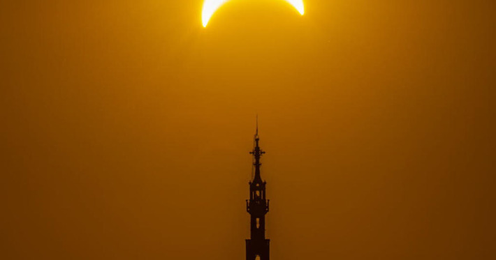 Strasbourg. &Eacute;clipse solaire du 12 ao&ucirc;t : accus&eacute; d&rsquo;avoir utilis&eacute; l&rsquo;IA, l&rsquo;auteur de &laquo;&nbsp;la photo du si&egrave;cle&nbsp;&raquo; se d&eacute;fend et s'&eacute;loigne des r&eacute;seaux | Th&eacute;matique culture et histoire de l'Alsace | Scoop.it
