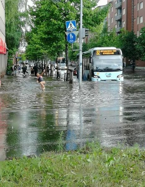 Lahden keskustassa tilanne päällä: Bussit veden varassa, vesi tulvii rakennuksiin | 1Uutiset - Lukemisen tähden | Scoop.it
