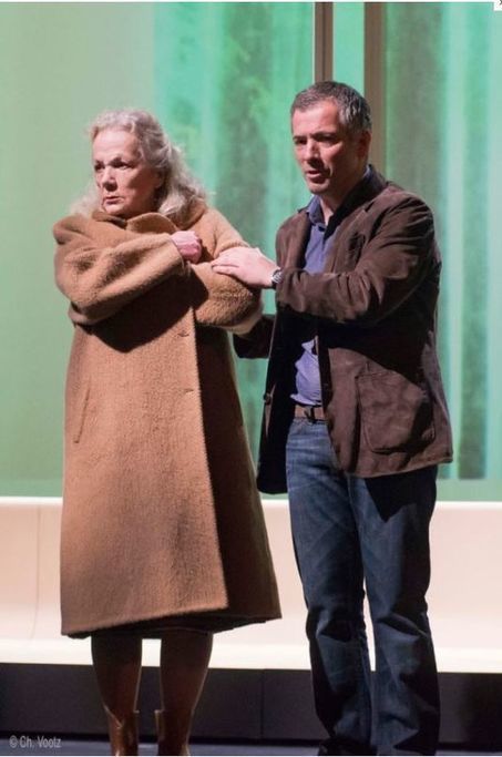 Un devoir de mémoire percé de trous : "Votre maman" | Revue de presse théâtre | Scoop.it