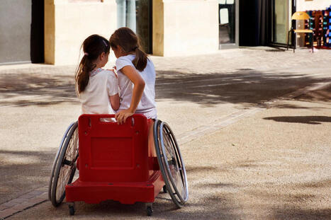 &laquo;&nbsp;&Ccedil;a les tire tous vers le haut&nbsp;&raquo;&nbsp;: &agrave; Paris, des centres de loisirs accueillent ensemble enfants valides et en situation de handicap - Le Monde | Revue de presse | Scoop.it