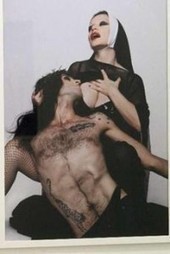 Muestra fotográfica de monjas “lascivas” enfurece a católicos - FmBolivia.Tv | Religiones. Una visión crítica | Scoop.it