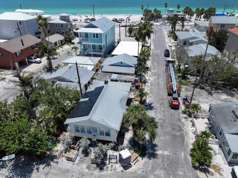 Florida Home Lifted 24 Feet into the Air to Avoid Flooding - Newsweek | Operation Deimos | Scoop.it