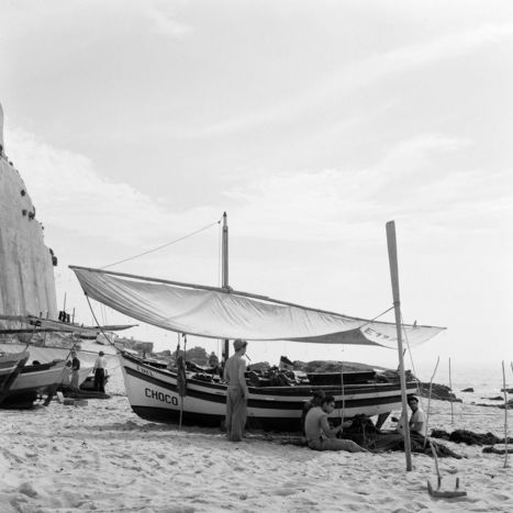 Gorgeous photos capture the bygone fishing culture of 1950s Portugal | History 2[+or less 3].0 | Scoop.it